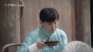  专业|杨幂笑怼邓伦哭技不行：你拍戏挺费劲！自称专业演员，不用剧组等