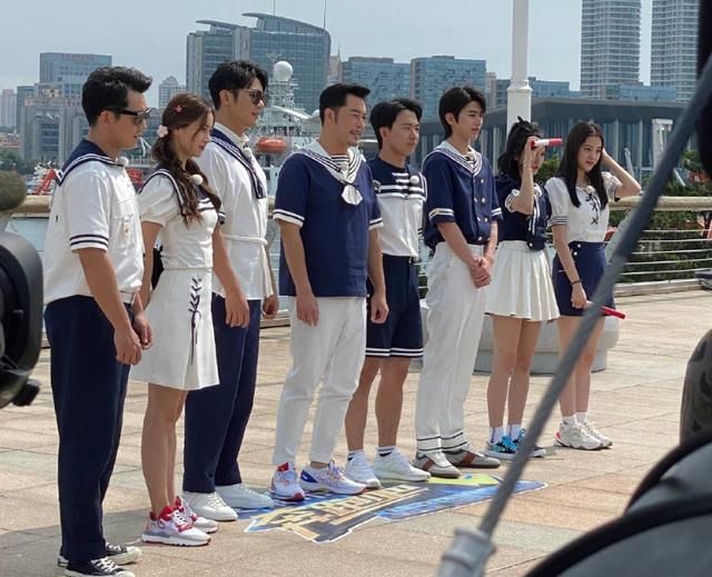  肤色|吴宣仪娜比参加跑男，看清二人的同框照，这肤色对比我没眼花吧？