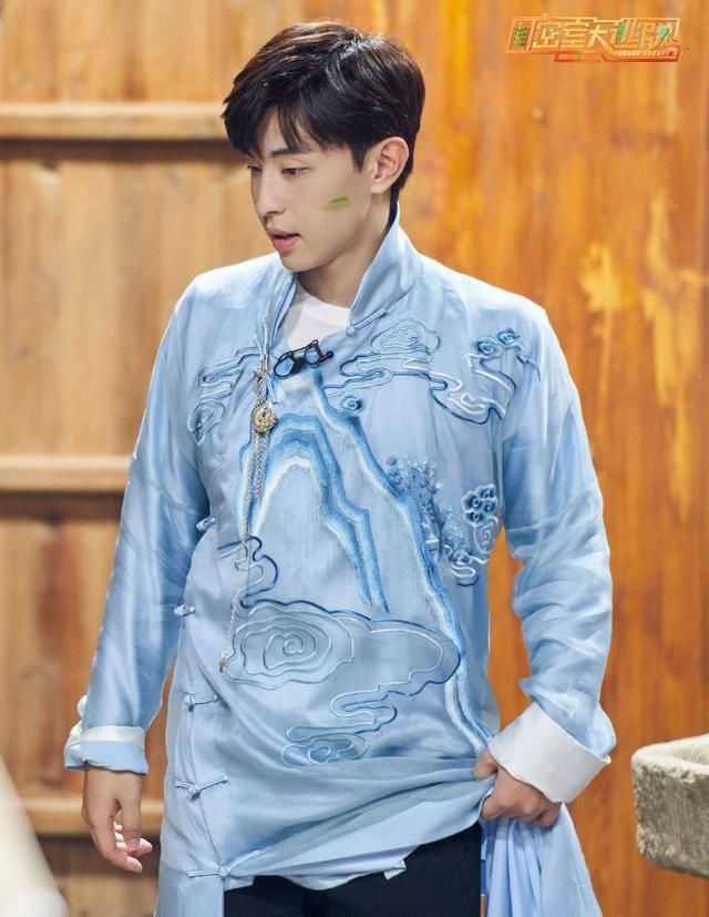  LV春夏21男|吴亦凡、邓伦、欧阳娜娜、白宇、宋威龙、钟楚曦、虞书欣