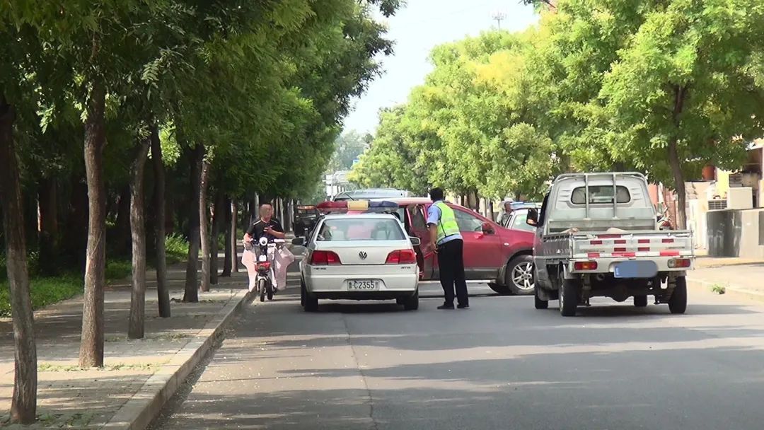  掉头|所有人：遇见交警就掉头，不是酒驾，就是心里有鬼