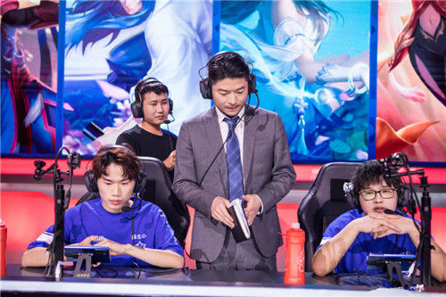 队员|王者荣耀:猫神矫情的“小丑”,地球离开谁都转!林教练我挺你