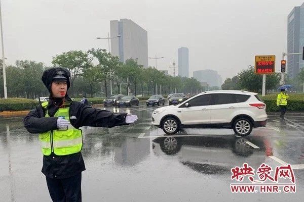 抢险救灾|降雨不断 郑州警方积极主动做好各项防汛抢险保障工作