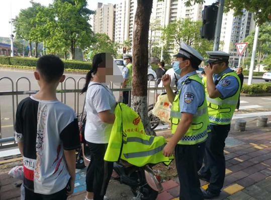 遵守交通|【创文进行时】为文明护航，他们一直在“路上”！