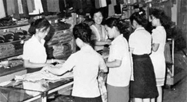  水泥地|1963年一女会计携巨款失踪，再次出现时，她已在水泥地里睡了21年