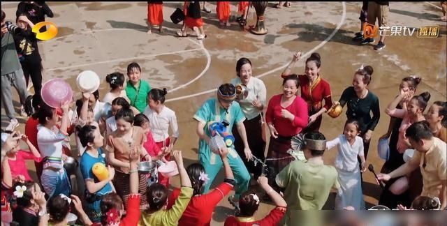  流行|《向往的生活》流行，谭松韵任嘉伦玩泼水节，许魏洲精致BOY