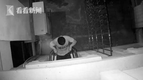 潜入|一天内两次潜入同一户人家盗窃 居然藏在了这里