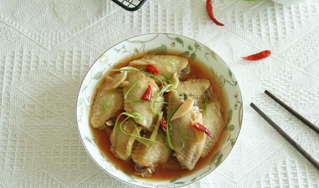 咸鲜|夏日鲜嫩清蒸鸡翅中,咸鲜不油腻,少吃油炸,多清淡!简单