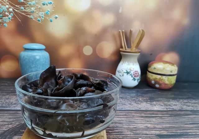  芹菜|1道菜，2种润肠食材，3大营养元素，快给血管肠子洗洗澡