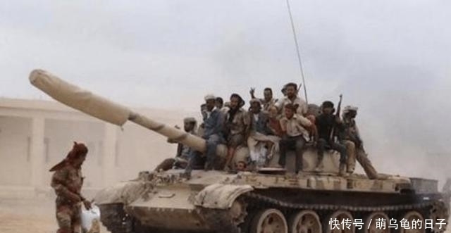  压境|谁敢再逼近一步！10万敌军大兵压境也没用，21枚导弹早已蓄势待发