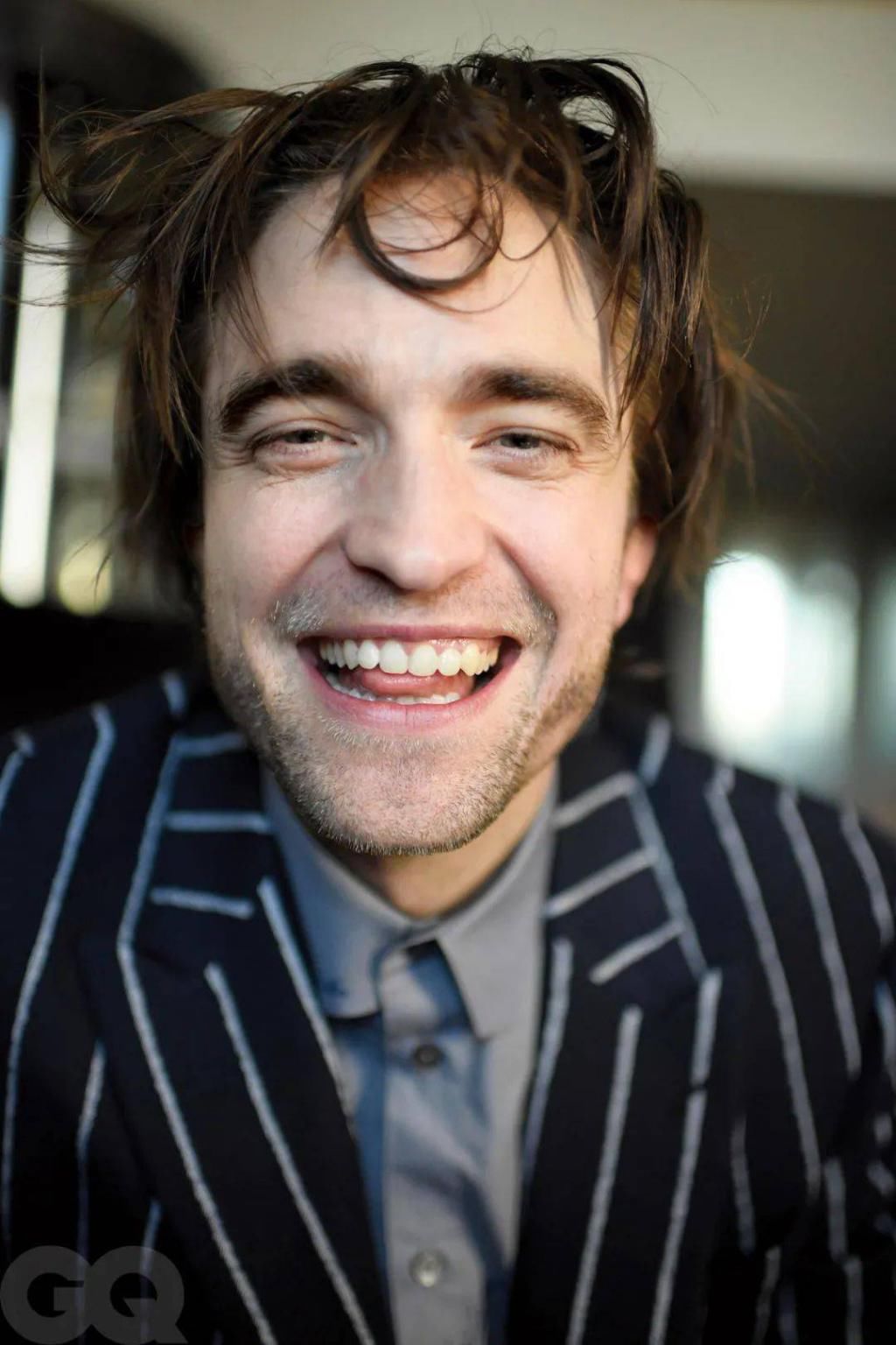  信条|《信条》来了！从暮光男到新蝙蝠侠，34岁罗伯特·帕丁森能翻身吗