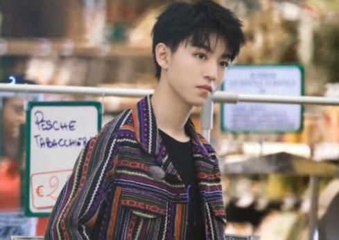  嘉宾|《中餐厅》官宣杀青，无意暴露飞行嘉宾，王俊凯杨超越同框被传cp