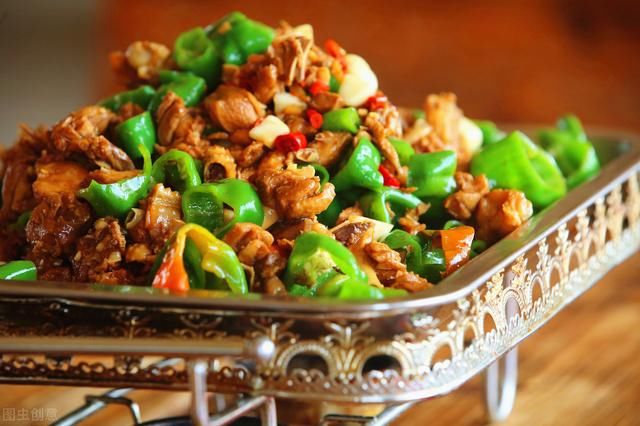  备用|厨师教你辣子鸡的正宗做法，这样做香辣入味，外酥里嫩，马上收藏