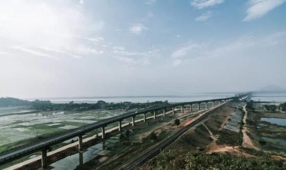  嘲笑|被很多人嘲笑的印度火车，其实一点都不沙雕