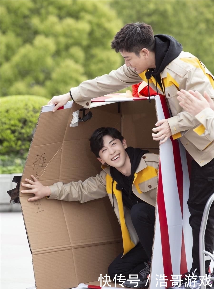 身高|宋小宝出场时,谁注意到极挑节目组对他身高的描述?实在是情商堪忧!