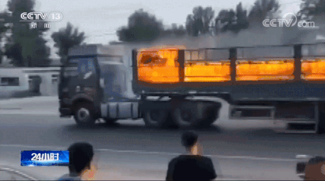  后续|超暖后续！冒死开“火车”驶离闹市的司机，获赠新车