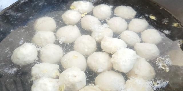 喜欢|肉丸子简单又好吃的做法,Q弹滑嫩,汤鲜味美,全家人都喜欢吃