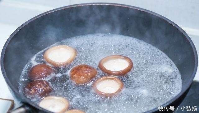 孩子|给儿子做了道下饭菜,爷爷想要尝尝,儿子说:给一头猪都不换