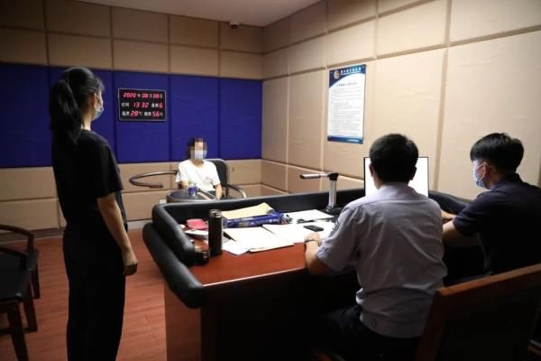  重拳出击|重拳出击！打击离岛免税套购违法违规活动