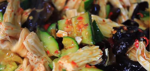  腐竹|凉拌黄瓜，别直接加醋和生抽，记住“2211”，保证又脆又香还入味