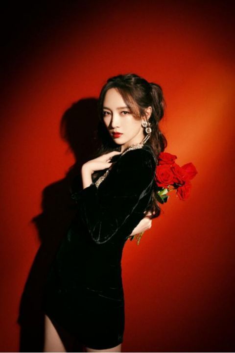  心机|孟佳画鸽子蛋眼妆？这些心机女团眼妆你都会了吗？