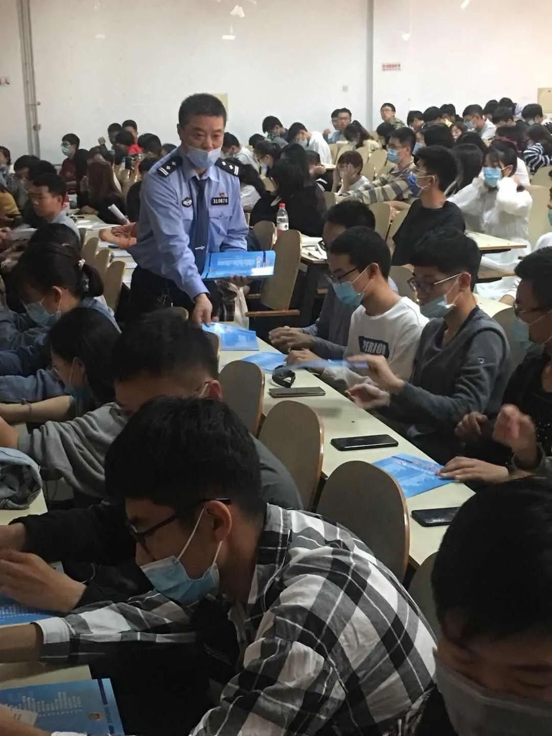 民警|反诈宣传进校园,民警教你别上当！