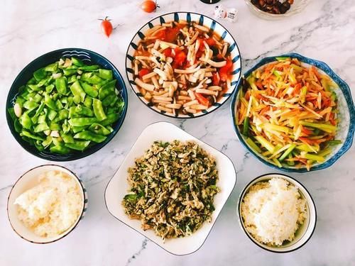  1汤匙|三伏天我家午餐也从不将就，每餐至少3个菜，荤素搭配，好吃丰盛