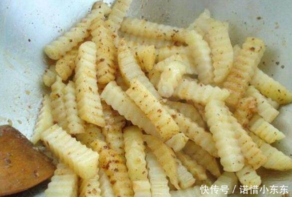  狼牙土豆|小夫妻小吃摊每份只卖3元，但每天收入却上千，好吃到没朋友！