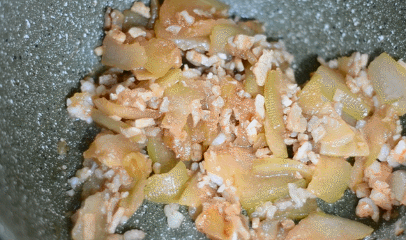 炒炒|夏天吃它最为应季,翻翻炒炒就能出锅,简单快手又好吃