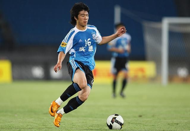 开花|特别的缘分？本轮中超大连二赵双双破门，铁树一起开花！