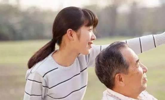 家长|因为“三无”，她被相亲对象嫌弃，家长如何避免培养“3无女孩”