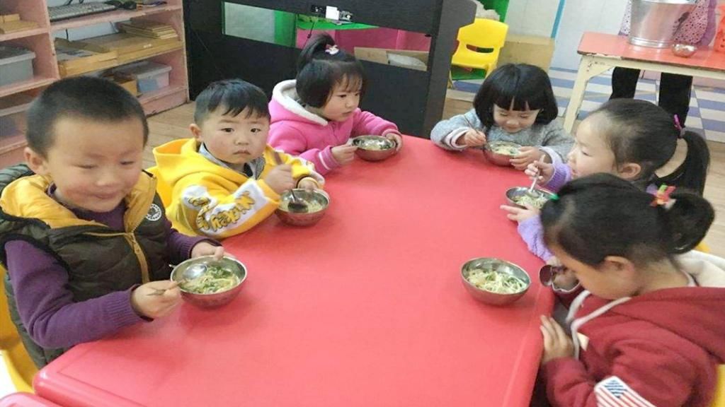 挨饿|孩子在幼儿园总挨饿？会表达不受罪，入园准备三个细节要重视