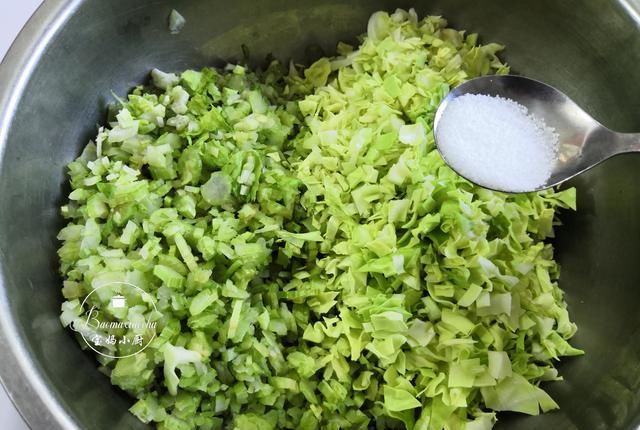  大白菜|立秋后吃包子，这馅是首选，清香肠胃舒服，比大白菜茴香的好吃