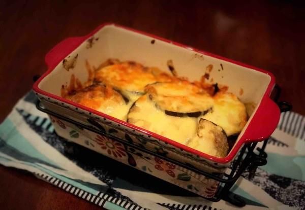  茄子|茄子不要再炒着吃，摇身一变成主食，孩子吃了一碗又一碗