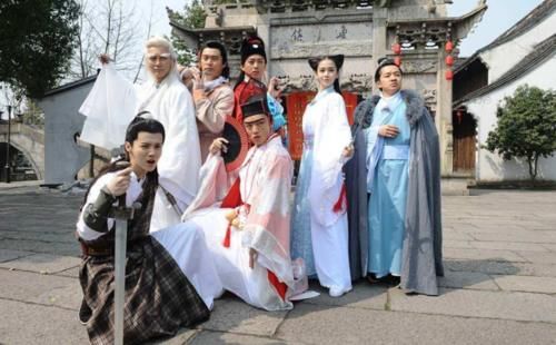  宣新|鹿晗邓超陈赫同时更博，不录《跑男》之后，官宣新综《哈哈哈哈哈》