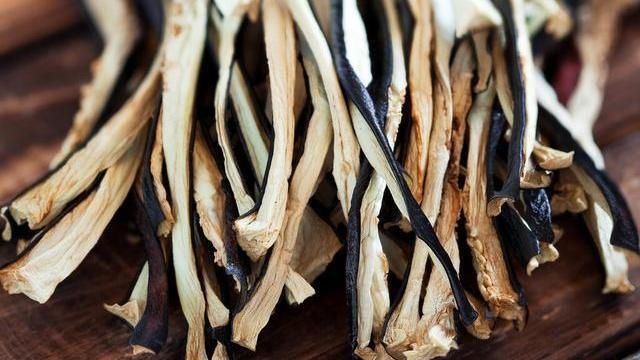 冬天|秋天这菜不怕过期，买30斤囤起来，冬天拿出来，怎么做都好吃