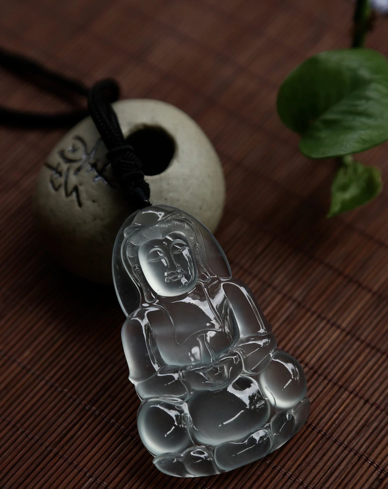 二镯|一蛋二镯三珠链……快来看看翡翠的最新价值排名!