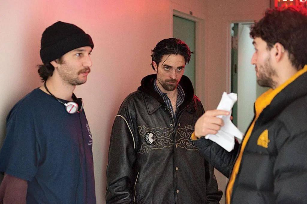  信条|《信条》来了！从暮光男到新蝙蝠侠，34岁罗伯特·帕丁森能翻身吗