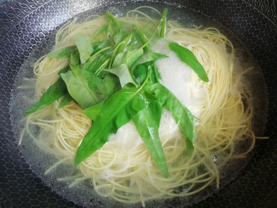  酸辣|一到夏天就馋它，拌一拌就上桌，比泡面还简单，比凉皮还好吃