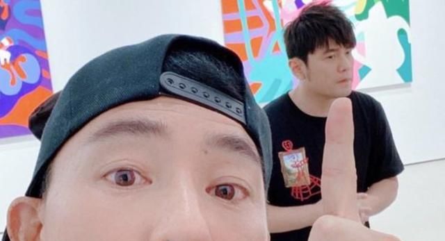  直播|周杰伦直播首秀，一小时不到就赚三千万！关之琳王祖蓝都来捧场