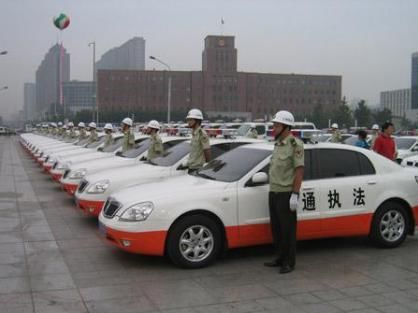 执法|新法宣布：的哥拦截非法网约车、黑车不违法，出租车才是市场的主人！