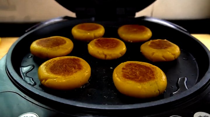 黑白芝麻|三伏天,多给孩子做此面食,维C是土豆5倍,孩子一顿吃5个