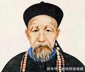 曾国藩|清朝一将领见城墙下青草颜色异常, 下令用热汤灌进, 随即惨叫