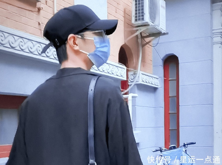 感受|肖战带火咖啡店,老板称来了数百位明星才感受到顶流,拉花师疯了