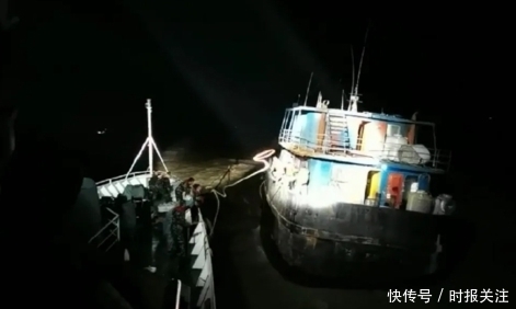 上海|上海海警遇走私船，竟被其撞船！追击中海警强行跳帮控制