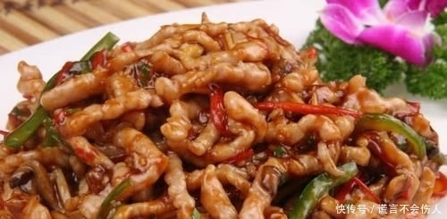 挑去|美食密码!老外吃“鱼香肉丝”,挑来挑去没找到鱼,网友:去买个老婆饼吧!