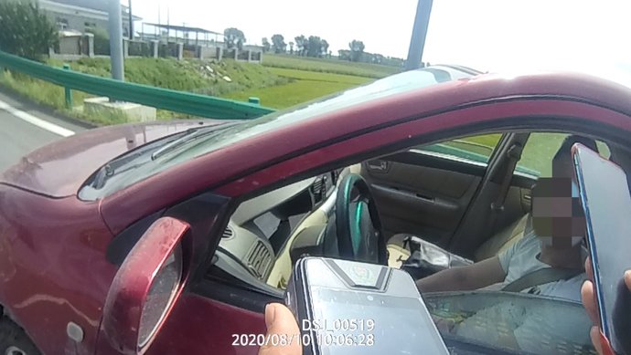  驾驶员|一线微观 | 驾驶员太胆大 高速上无证还毒驾！