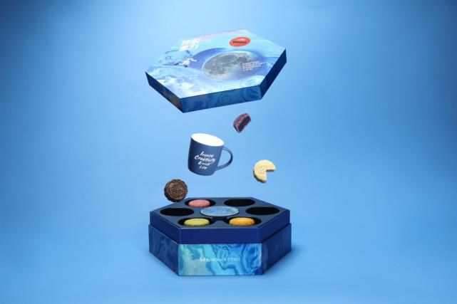  疯狂|燃到不敢认！国货品牌月饼太美了，连老外都要疯狂搞代购