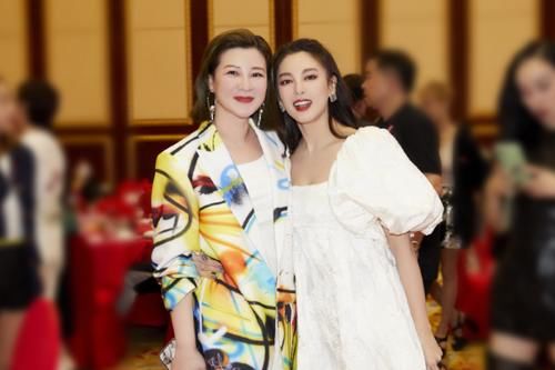  争议|杜华发长文告别浪姐，坦言首期节目舆论压力巨大，评论区却有争议