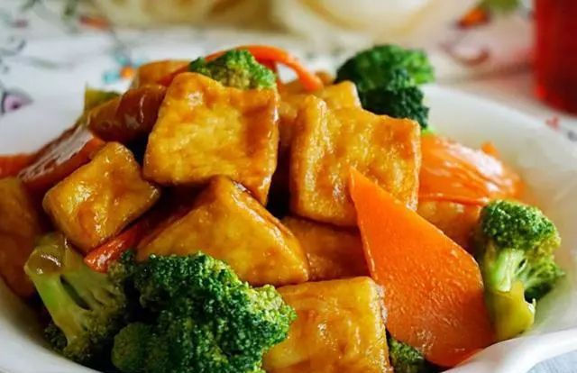  胡萝卜|精选美食：剁椒蒸鱼块、家常焦溜豆腐、咖喱鸡块、私房宫保鸡丁