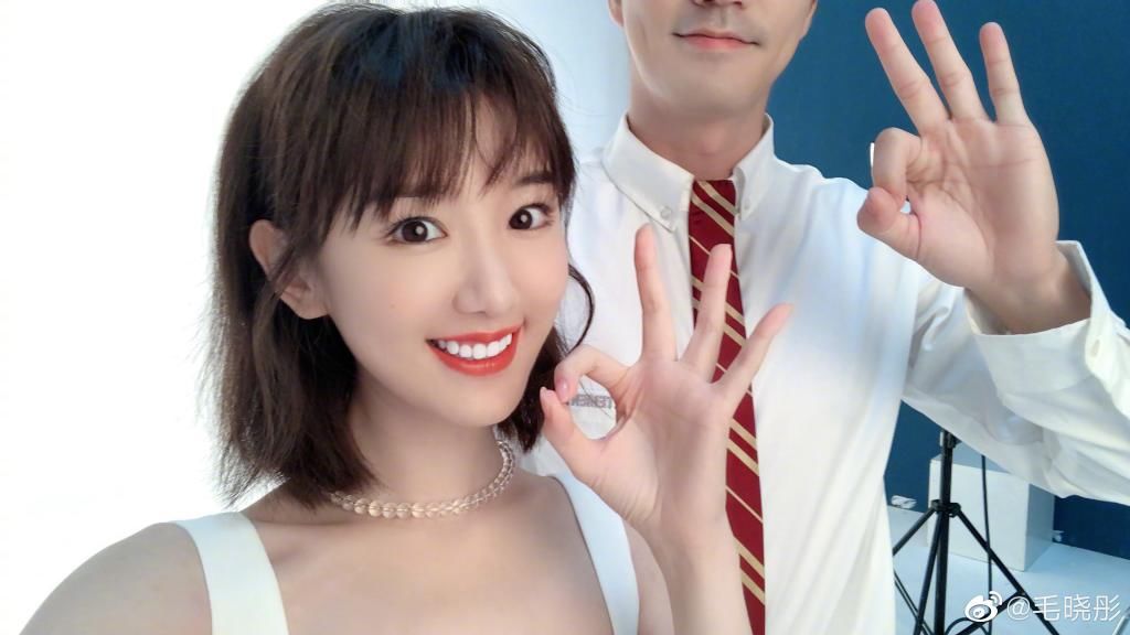  合体|《三十而已》收官！杨玏毛晓彤晒合体自拍，最萌身高差CP感十足